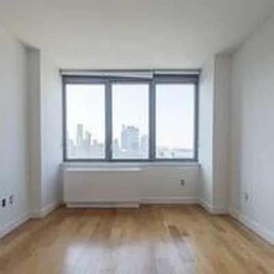 Rented by Bond New York | media 6