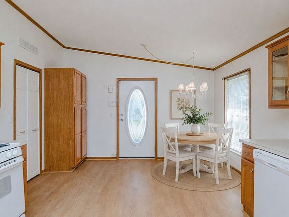 5th image of 82 Georges Loop