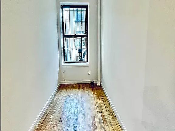 3rd image of 516 E 11th St APT 4B