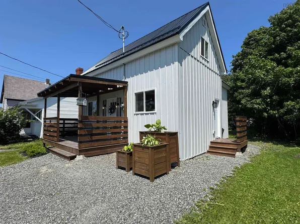 15 Oxford Ave, Sydney Mines, NS B1V 2H8
