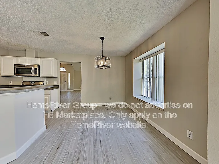 2115 Camelot Dr — Photo 5
