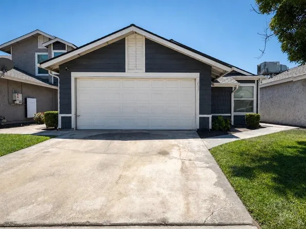 1403 E Sunnyview Avenue, Visalia, CA 93292