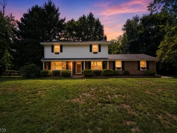 17 Wayside Ln, Clinton Twp., NJ 08833