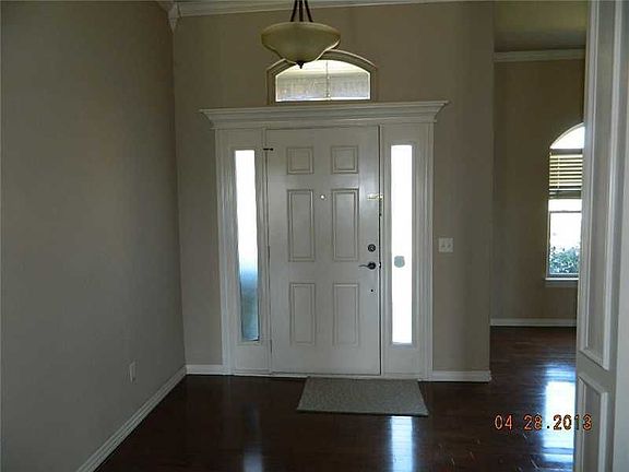 2nd image of 1609 Crestwood Hills Ln