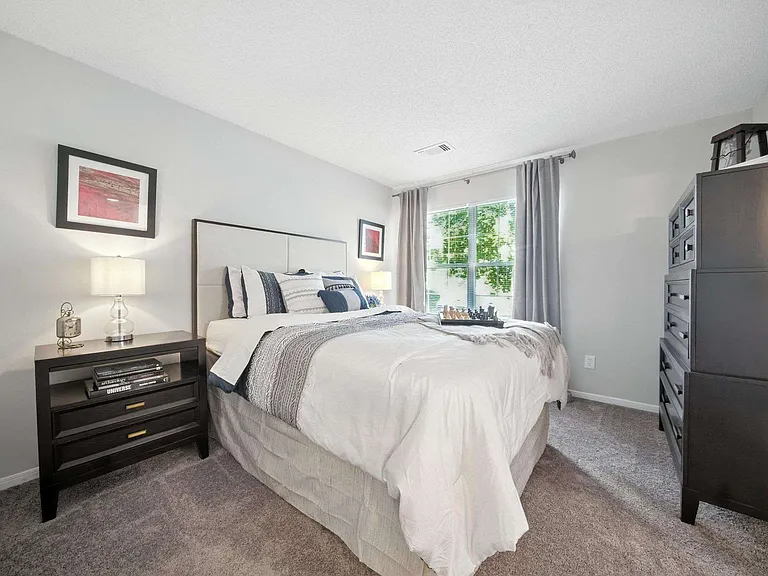 Vista Point Apartments — Photo 11