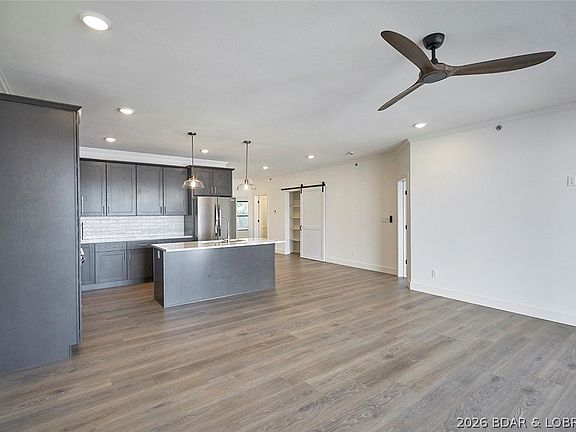 5th image of 4925 Robins Cir #1B