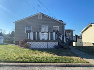 1100 Chaplin St, Conway, PA 15027