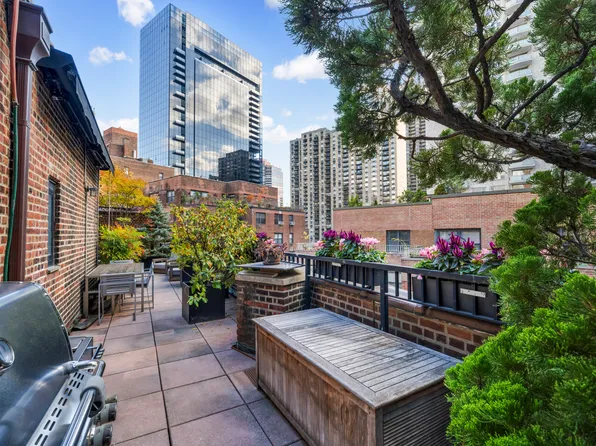 314 East 41st Street image 11 of 12