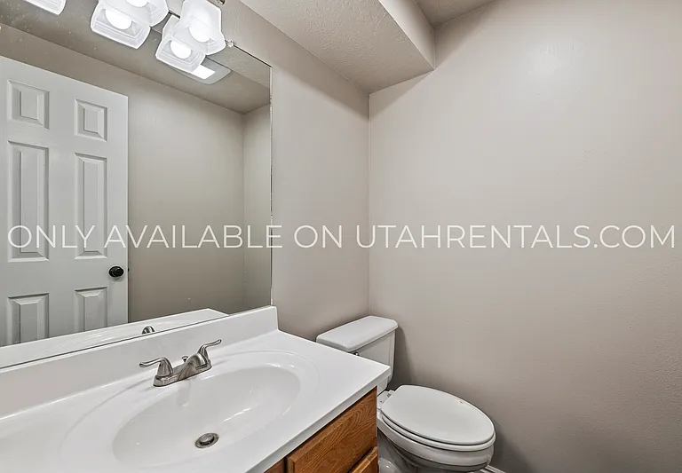 1660 Willowbrook Dr — Photo 9