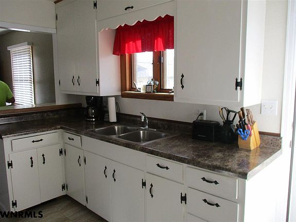5th image of 40078 Linden Dr
