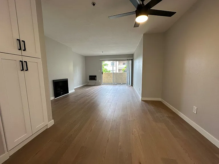 1400 Venice Blvd.- Modern Living in the Heart of Venice Renovated 2 Bedroom Units — Photo 36