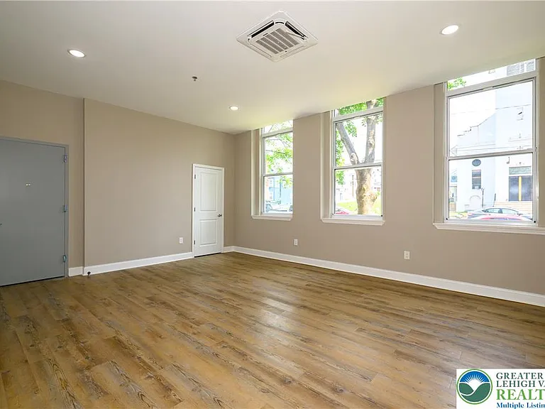 1012 2nd St N — Photo 18