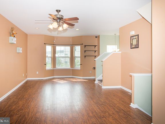 4th image of 707 Jacobsen Cir