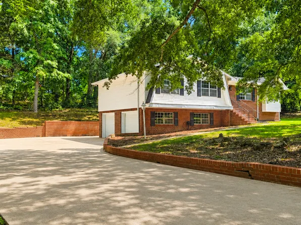 209 Oak Dr W, Trussville, AL 35173