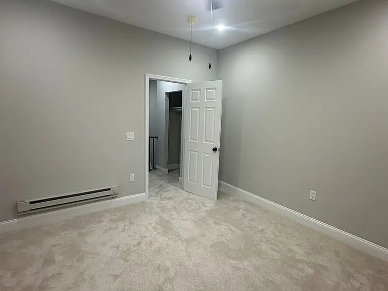 4038 Cambridge St — Photo 14