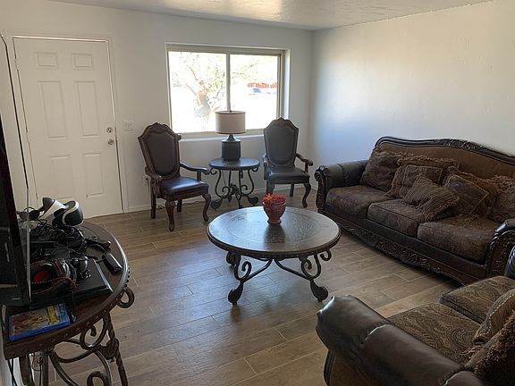 3rd image of 6607 S Melody Ave