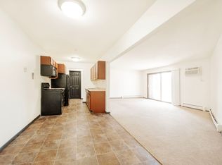 8221 Riverview Ln N #370, Minneapolis, MN 55444