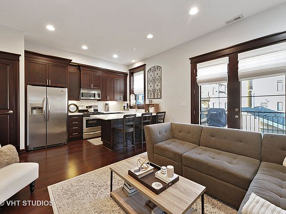 5th image of 1416 W Superior St APT 3R