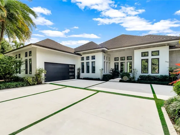 790 Lake Dr, Vero Beach, FL 32963