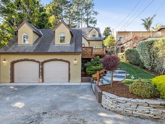 2nd image of 315 Avenue Del Oro