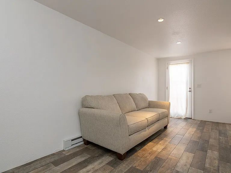 728 Montez Pl — Photo 13