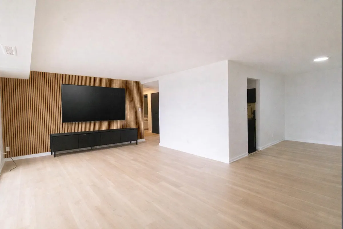 Building Photo - 16400 N Park Dr #600
