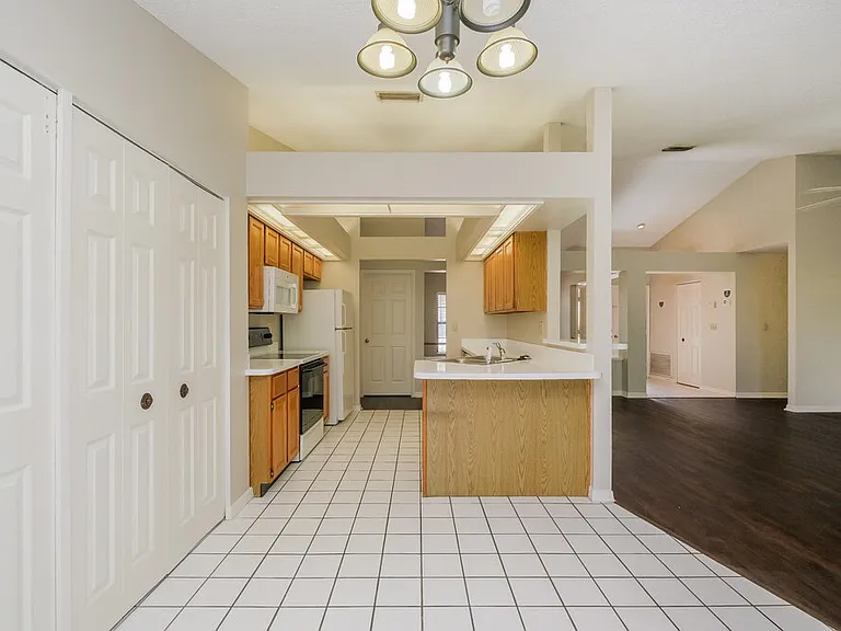 5713 Erhardt Dr — Photo 5