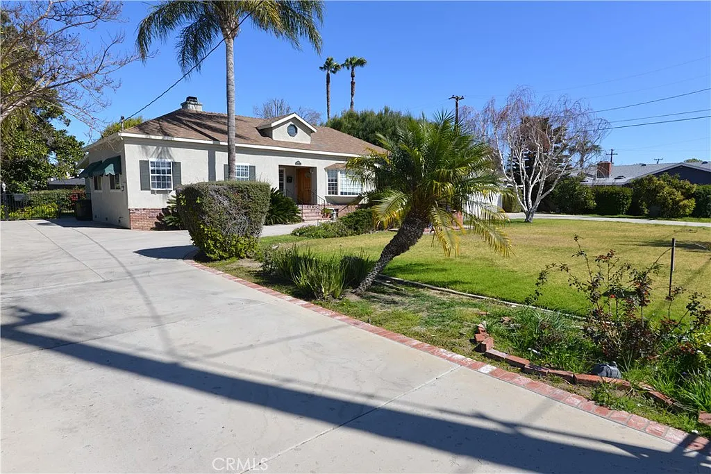 5 bed, 2095 sqft, $2,000 — Photo 2