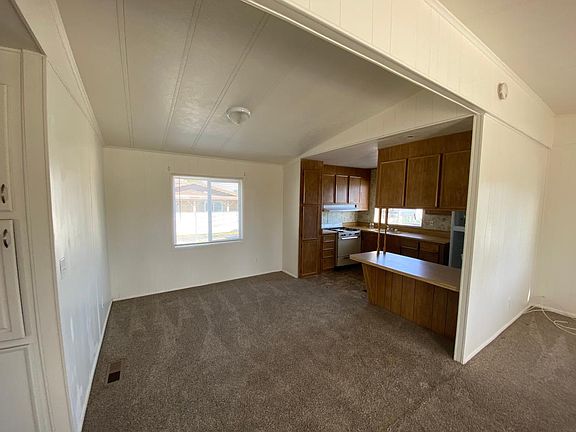 3rd image of 1367 Winkler Ln