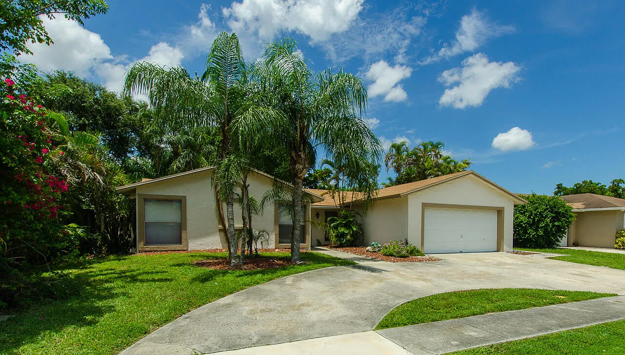 3 bed, 2.0 bath, 1528 sqft, $3,900 — Photo 1