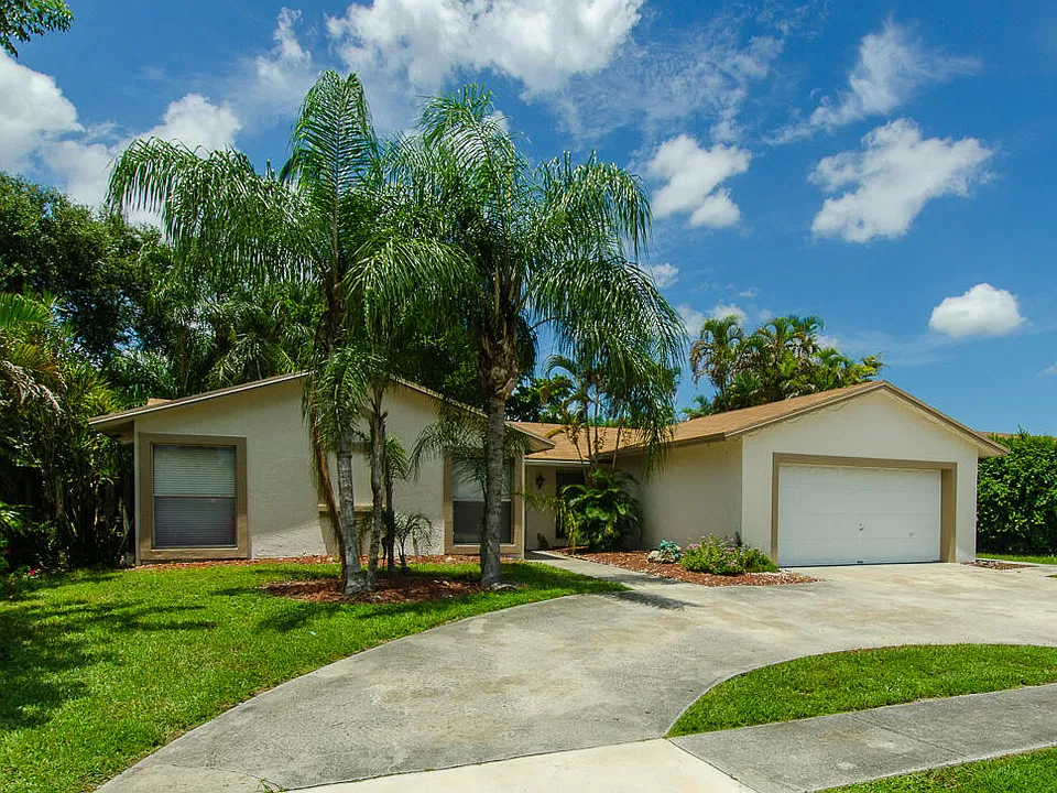 10953 Winding Creek Ln