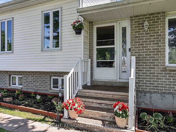 4th image of 73 Castlebeau St