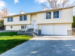 1005 Angeline Blvd, Benton City, WA 99320