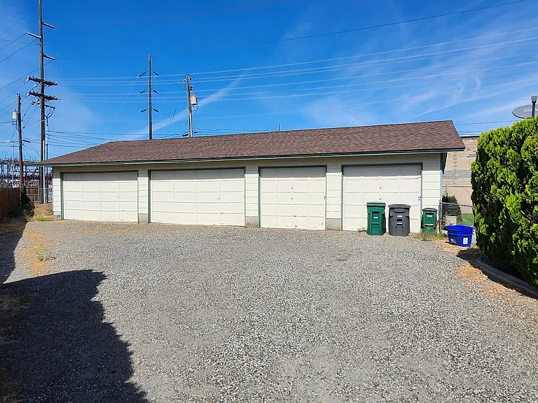 3620 W Albany Ave — Photo 13