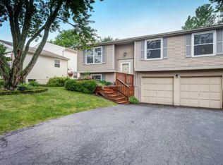8825 Minturn Ct, Powell, OH 43065