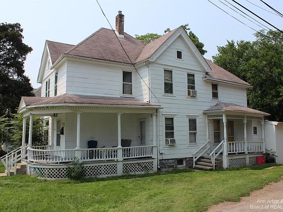 5th image of 414 Emmet St