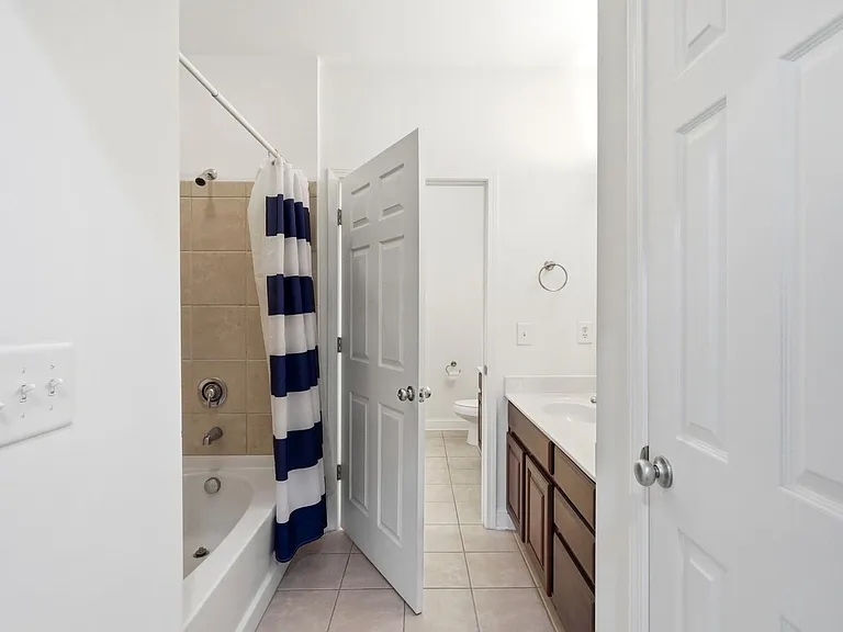 1000 E Woodlawn Rd #216 — Photo 24