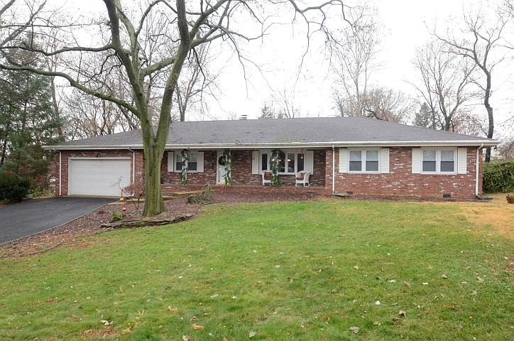 1st image of 44 Bayberry Ln