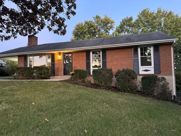 5223 Quail Hollow Cir, Roanoke, VA 24019