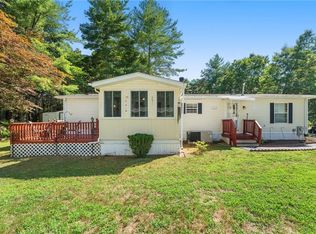 8 Sandra Cir, Coventry, RI 02816