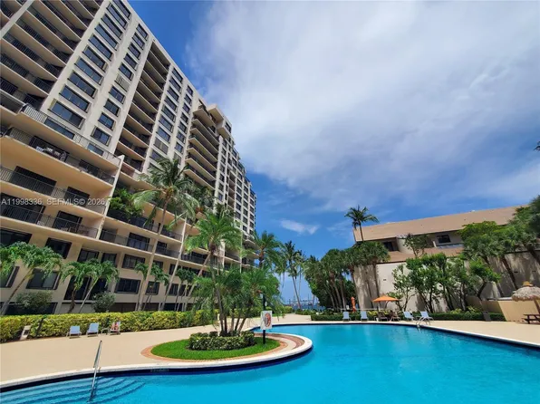 540 Brickell Key Dr, Miami, FL