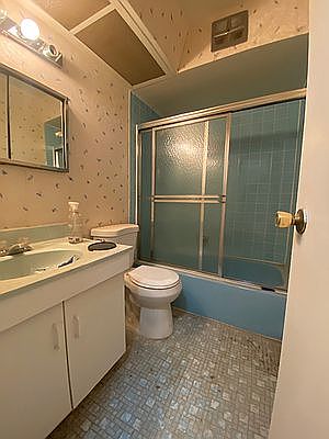 2nd image of 2071 E 57th St #3