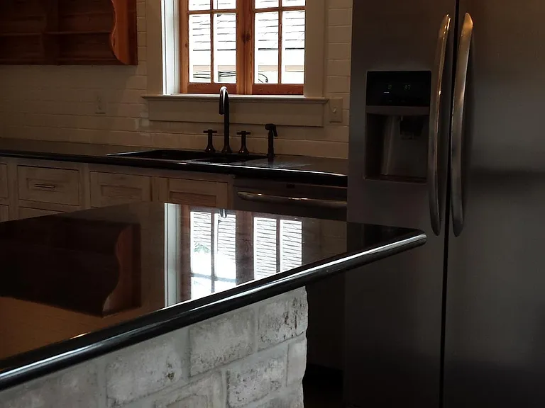 4040 Clermont Dr — Photo 11