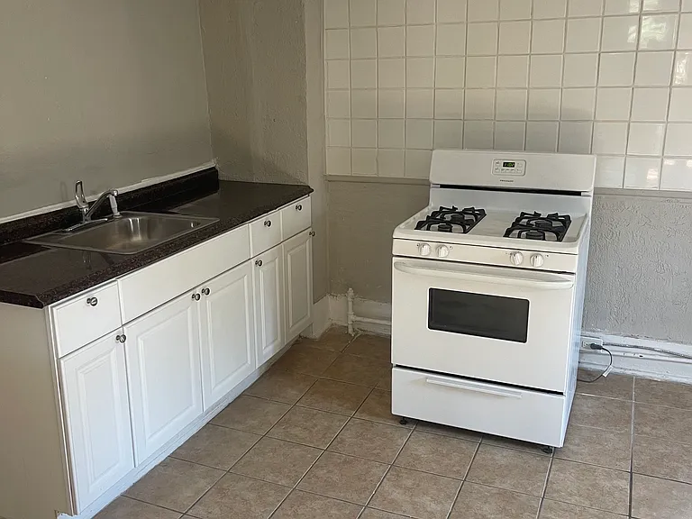 600 SW 6th Ave #3 — Photo 8