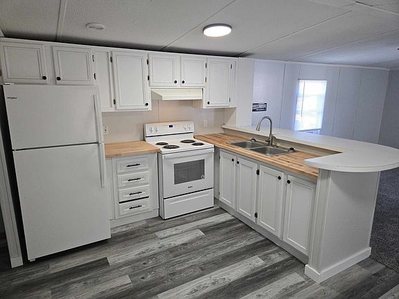 3rd image of 57 Jay Dr #12
