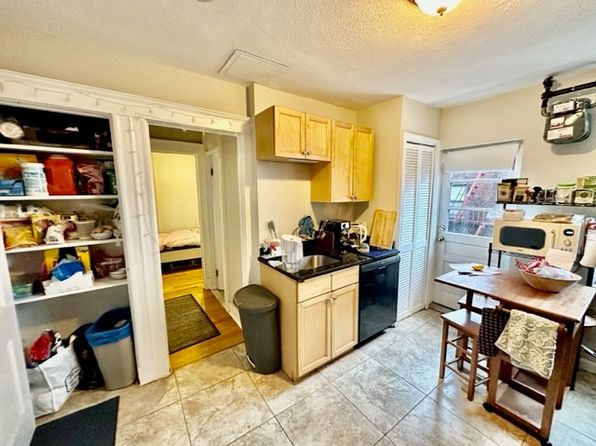 220 Hanover St APT 21