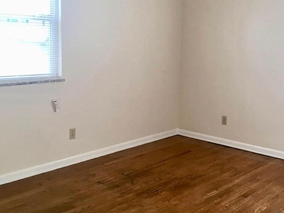 5th image of 920 E Markwood Ave APT B23