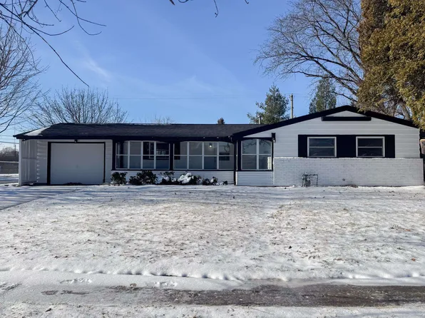 1424 Comanche Dr, Rockford, IL 61107