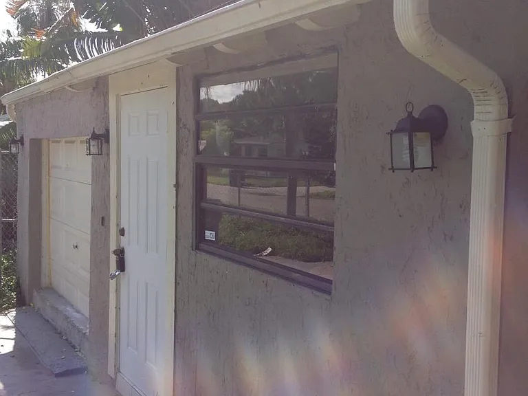 2105 Monroe Ter — Photo 15