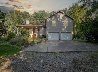 1790 Triangle Lake Rd, Howell, MI 48843